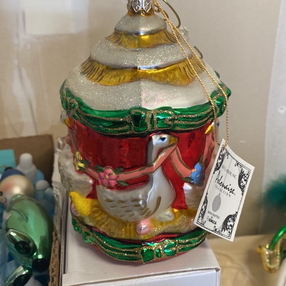 Assorted 9 Blown Glass Christmas ornament. - Picture 6 of 10